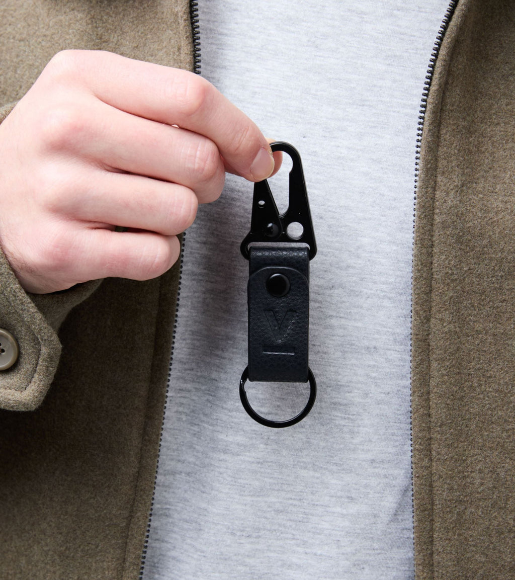 Ray Vegan Bio-Based Bamboo Key ring in black by Votch - Bare Fashion