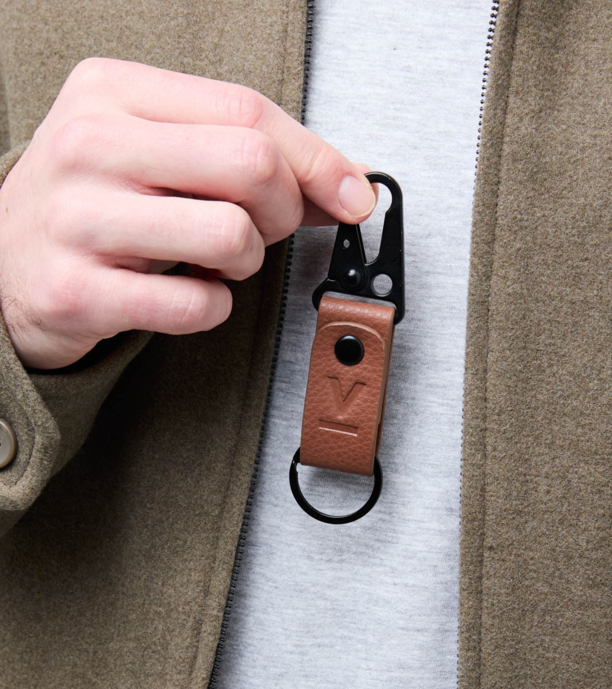 Ray Vegan Bio-Based Bamboo Key ring in brown by Votch - Bare Fashion